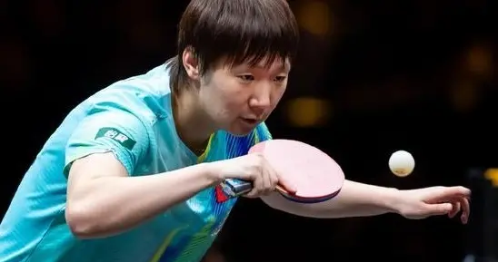 喜讯！王曼昱双冠卫冕，4-0横扫佐藤瞳，把3个月前丢的脸全挣回来
