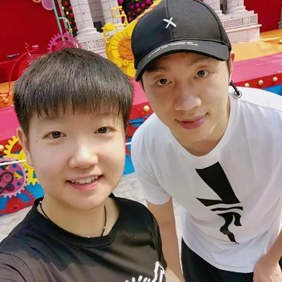 柒點002：许昕放下生意回训练馆陪练莎莎