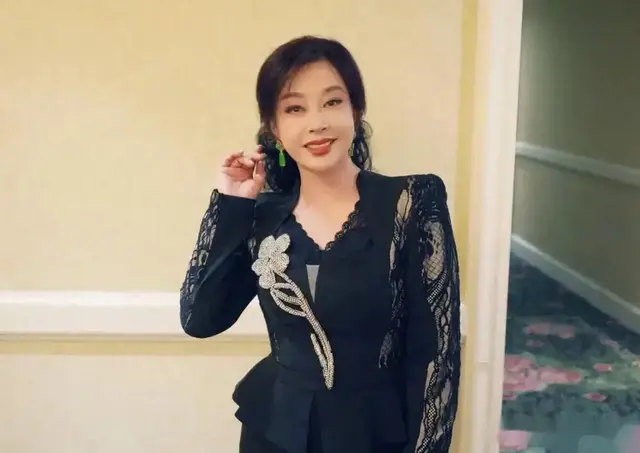 潜规则，不生孩子，男人！女明星不敢碰的问题，74岁刘晓庆全说了