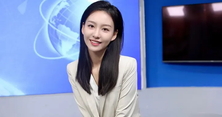 美女主持人