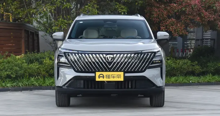 75劲擎，油耗减半，第四代CS75 PLUS蓝鲸超擎，家用SUV真合适