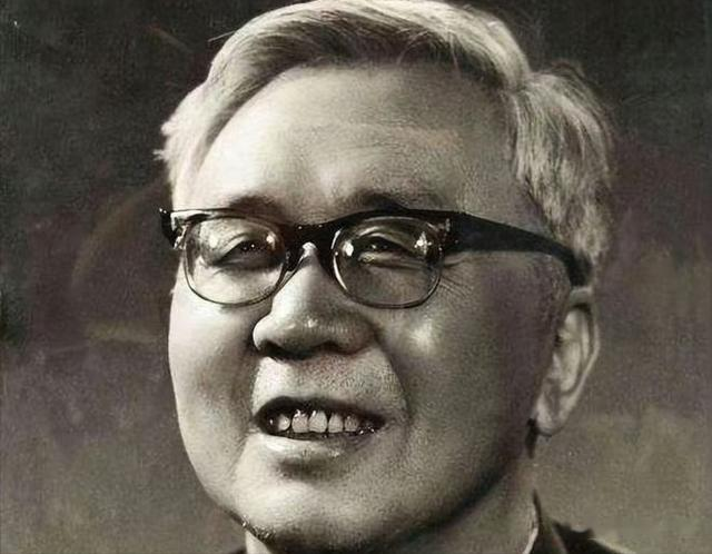 王震提议增加专家工资，毛主席当场表态：华罗庚的工资可以比我高