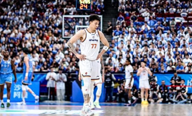 领先20分崩盘 北京主场不敌上海止步4强 赵睿6中2 周琦6分 曾凡博2分