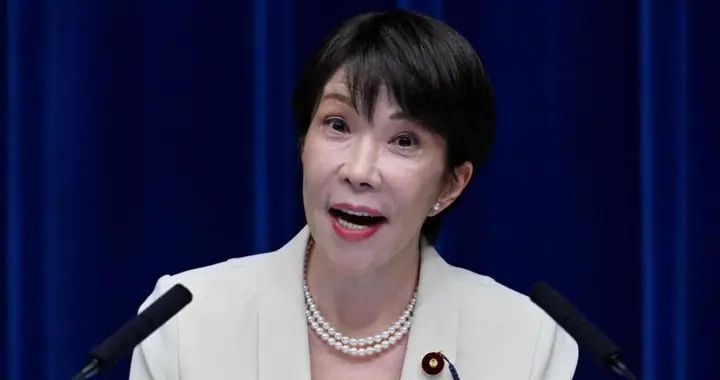中国代表团登岛后，日本人都等着高市说明，她却聊起洗澡化妆做饭