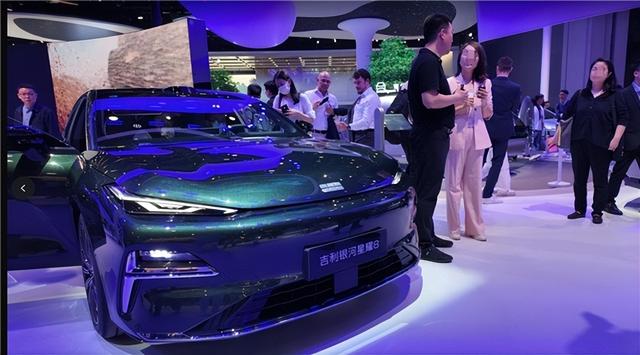 13.38万起！吉利银河星耀8加推两款车型，把选择权还给用户！