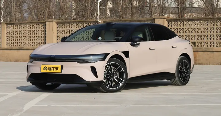 极氪“全能”新车上市，2.73秒破百，续航905km，适合年轻人