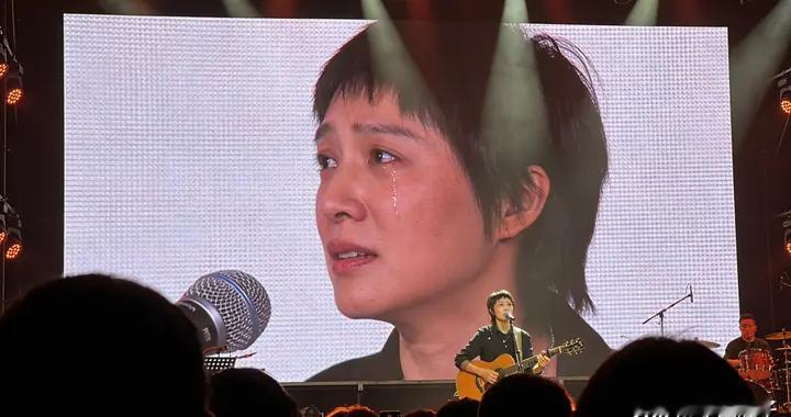 全网破防！窦靖童把李亚鹏当生命之光，这声爸爸喊了十八年