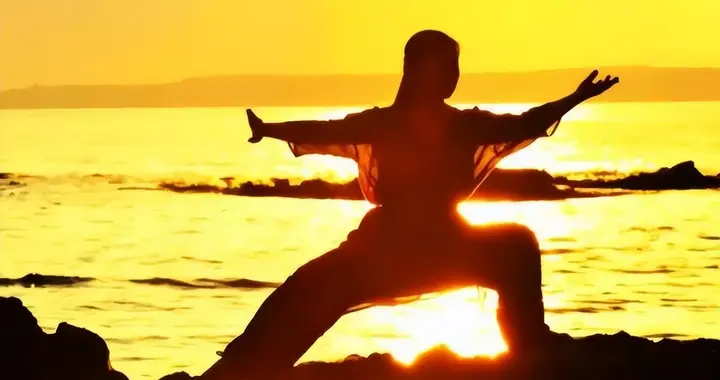 原来太极拳里头的“转腰”，转的居然是这里!