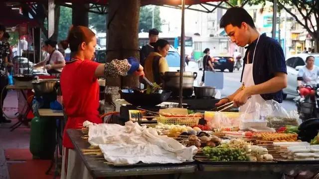 重庆夜市摆摊赚钱吗