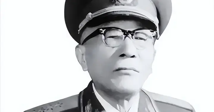 黄克诚大骂张震不守纪律，要杀头，张怒怼：没有的事，你杀不了我