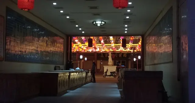 殡仪馆的午夜幽魂