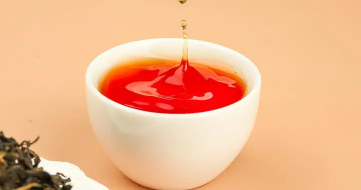 红茶冲泡惊人真相！水温85度完美泡4分钟，因人而异调整避免失误