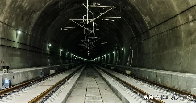 苏联当年不卖万吨水压机，中国如今造出8万吨模锻压机:全球第一