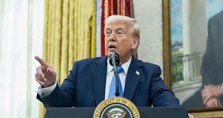 25%关税大棒砸下！特朗普深夜突袭韩国，李在明一觉醒来天塌了