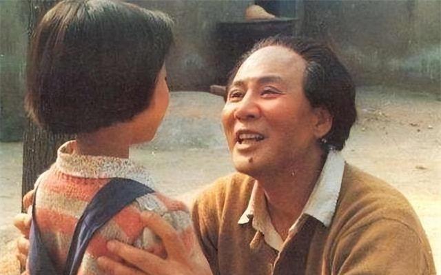 1989年古月受邀参加国宴，上将杨白冰打了个招呼，吓得他连忙站起