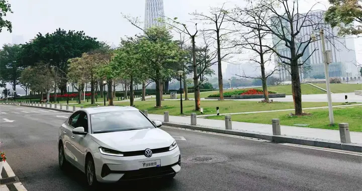 速腾S提车1个月，真实开销大公开，月薪5000也能养得起？