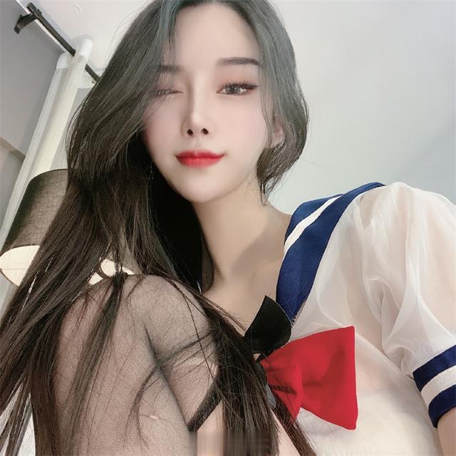 推荐一位宝藏女主播小恩雅，舞蹈女神的狂野魅力