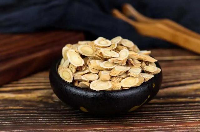 常喝“黄芪水”，为啥会变瘦呢？医生：黄芪的副作用，别不放心上