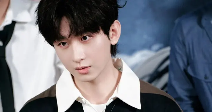 成毅助理和粉丝怎么回事？檀健次远见？邓为被黑？谭松韵会唱歌？