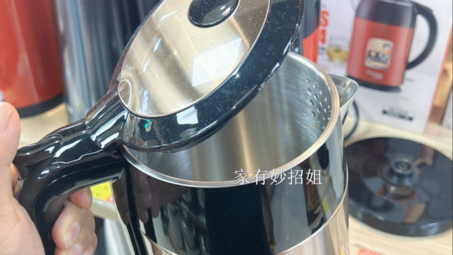 电水壶烧水，10个家庭9个做错，现在清楚还不迟，看完叮嘱家人