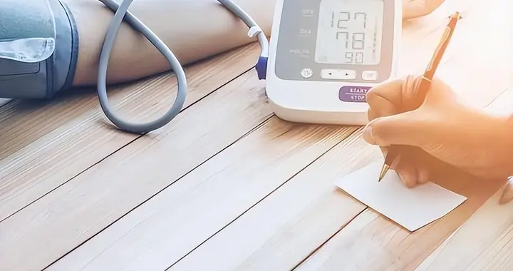 一旦查出高血压，早起3事就先别干了，不想脑出血，一定管住自己