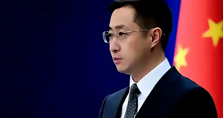 反转太快！中方刚提和平通航，美连夜封海，特朗普要炸平伊核设施