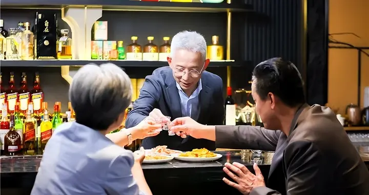 《舍得智慧人物》第八季开播，三个过来人聊高考