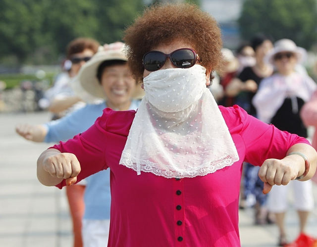 4种“吃力不讨好”的中国式大妈发型：自以为精致，实际显老土气
