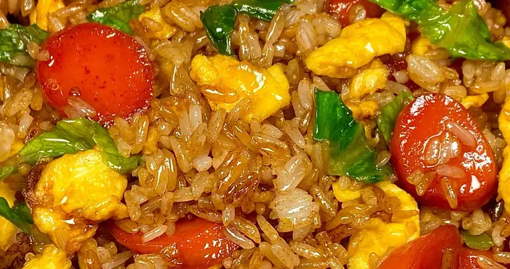 生菜火腿蛋炒饭：一口就爱上的神仙美味！