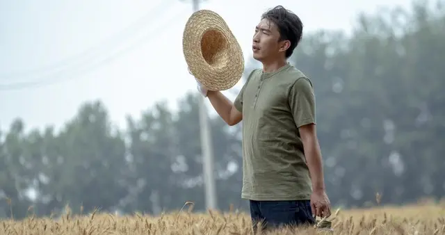 他是书香世家的天之骄子，却自谦“戏子”陈道明的传奇人生揭秘