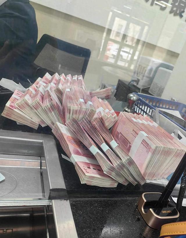 家贼难防！女婿贪心起，盯上老丈人500万养老钱，结果锒铛入狱