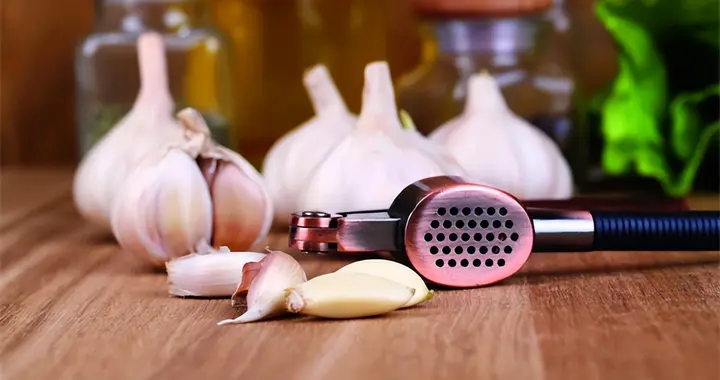 大蒜再次被关注！研究发现：经常吃大蒜的人，不出半年或有4变化