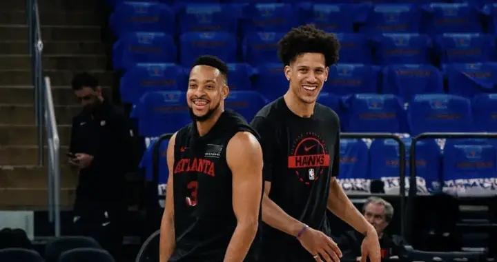 刻苦训练！老鹰官方晒众球员训练照与球迷分享：一起发力