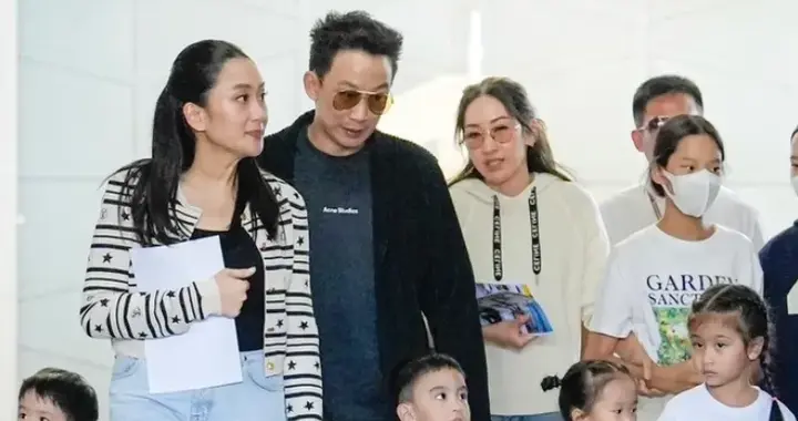 值得！他信狱中迎来孙辈集体探望拍全家福，温情满满