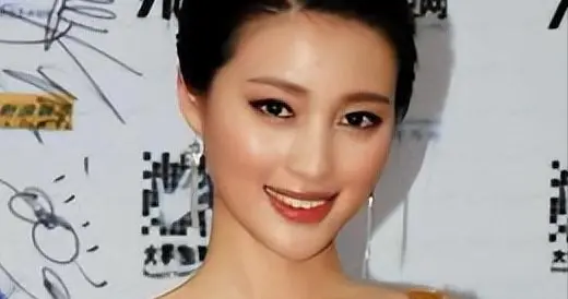 被大佬睡？私密照曝光？她是最美潘金莲，演得太好 下半生“毁”了