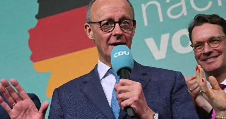 默茨刚下飞机就说了九个字，德国车企正在拆掉工厂隔墙