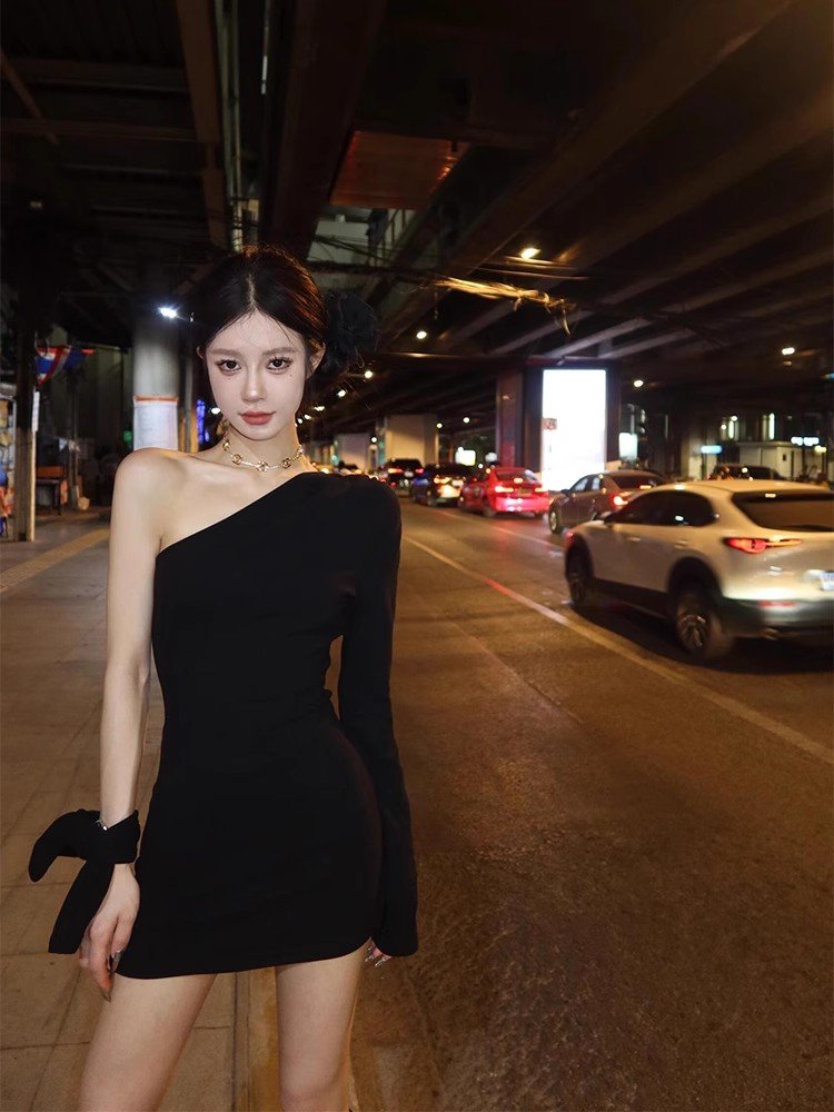 高级感内搭打底包臀短裙子miu里miu气