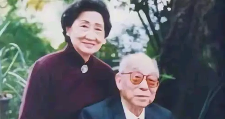 张学良侄子含泪揭秘：少帅晚年不骂蒋介石，只馋一口东北炖茄子！