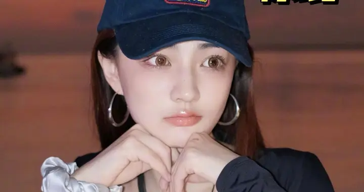 徐璐是直接穿黑丝内衣上街了吗?感觉姐最近一直在秀泳装照