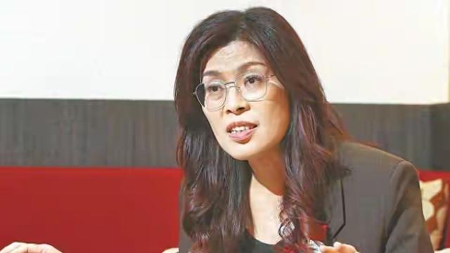 诗人龙安：卢秀燕估计要傻眼了，没想到郑丽