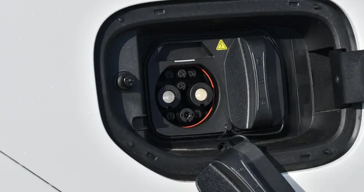 2026款深蓝L07上市，三电系统全面换新，续航、动力均升级