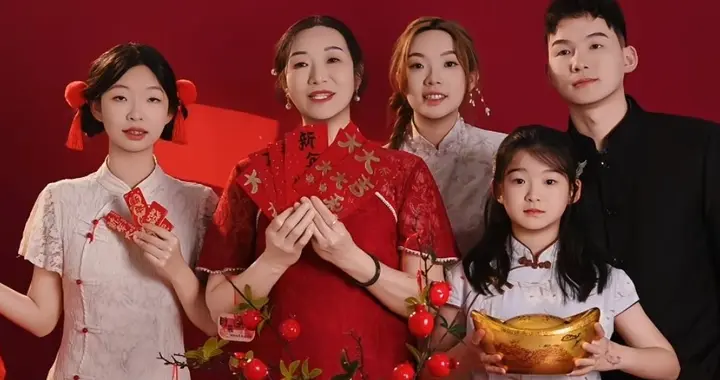 谢浩男现身湖南彩票店，疑与父亲一起离开四川，谢爸今年要抱孙子