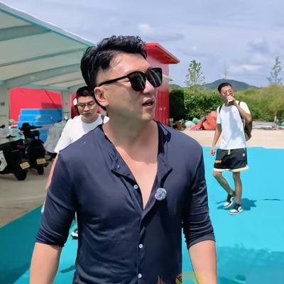 裕丰人间说：山东知名主持人张敏健复出，现