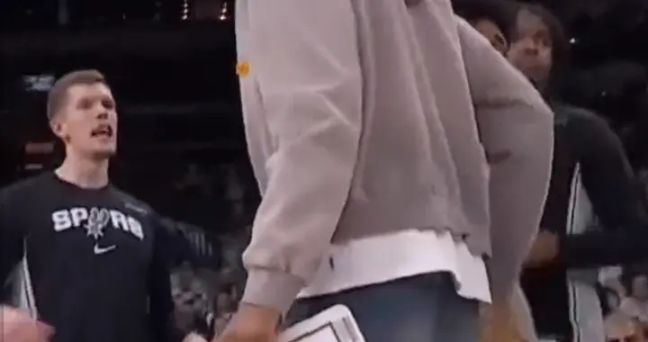 最高教练文班亚马取得执教首胜终结马刺主场对阵灰熊的11连败