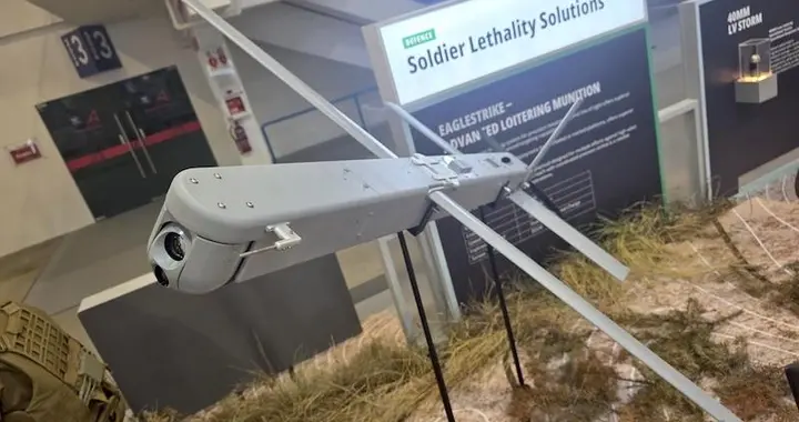 新加坡在航展上首次公开鹰击巡飞弹、竞技神900无人机等飞行器