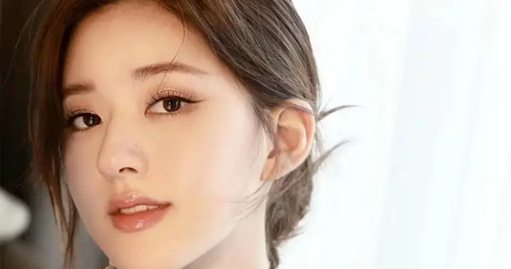 美女壁纸第7814期—赵露思