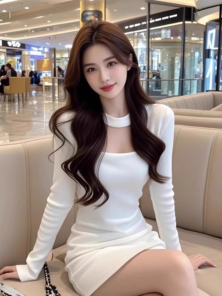 法式白色挂脖镂空精致小姨穿搭包臀裙子女春