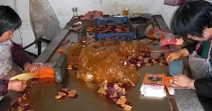 太黑了！315晚会后，最先塌房的不是奶茶，也不是辣条，而是鸡蛋