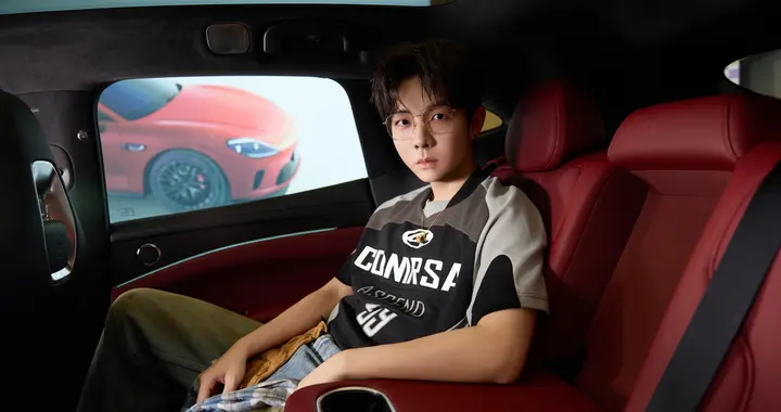 启境GT7成胡夏全新座驾，ADS 5技术引领智能化风潮