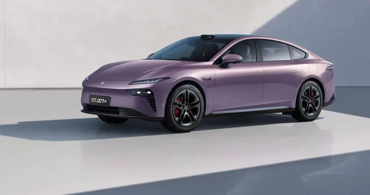 年轻人选车不要将就！一步满配，东风奕派007+和007闪现版